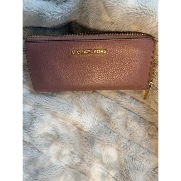 Michael Kors Jet Set Large Three Quarter Zip Leather Wallet - Dusty Rose - Picture 7 of 13